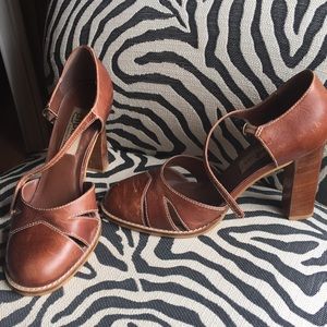 Diba USA 4” brown leather sandals
